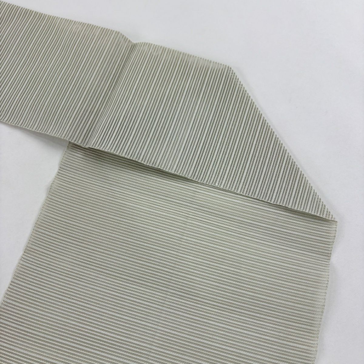 名古屋帶 秀品級 八寸名古屋帶 松樹葉仕立 夏帶 絽 鐵道仕立 草花紋紋 金銀彩 灰綠 純蠶絲