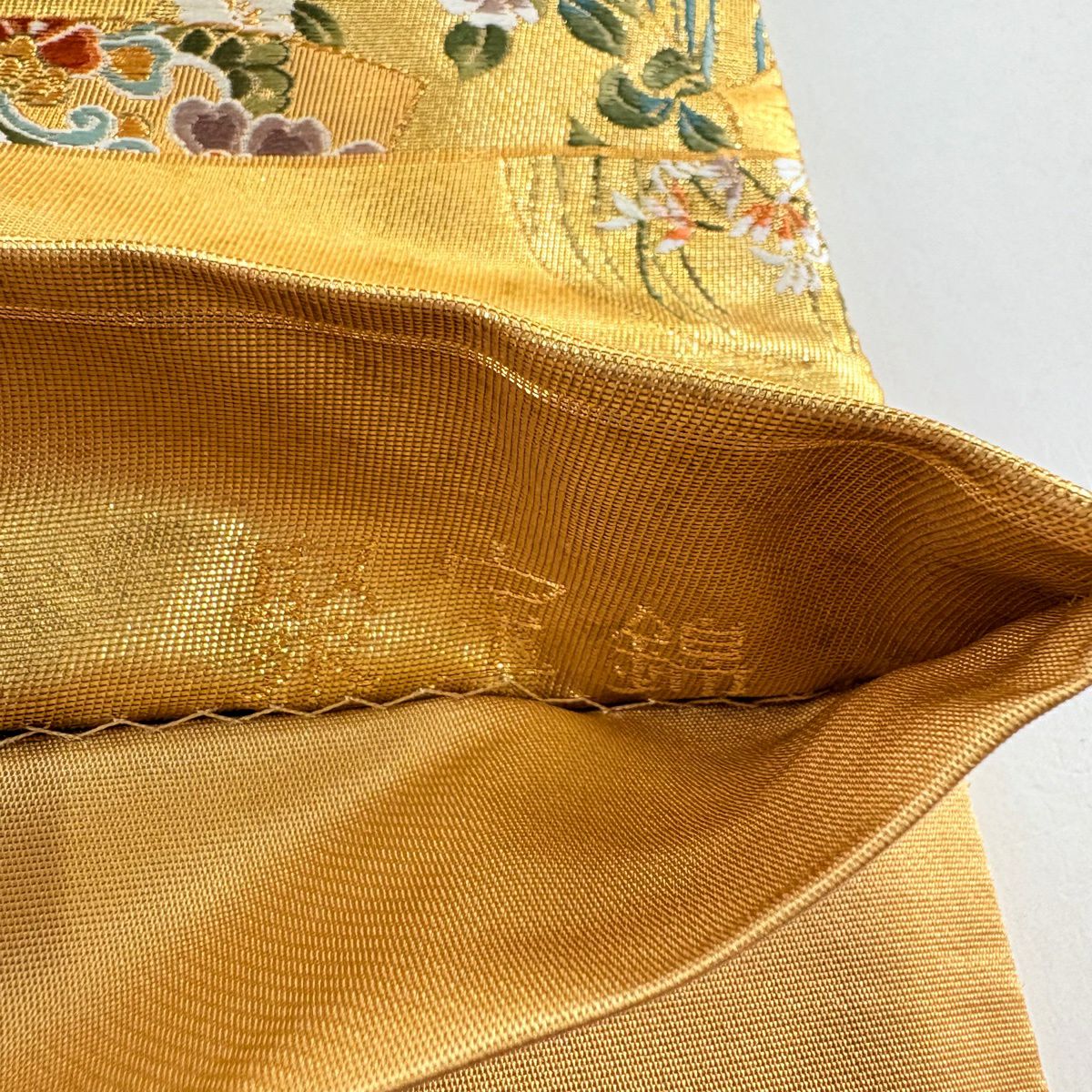 【美品】 袋帶 秀品級 聚寶織 瑞祥扇子面紋 草花紋 金糸 金金箔 金色 六通 純蠶絲