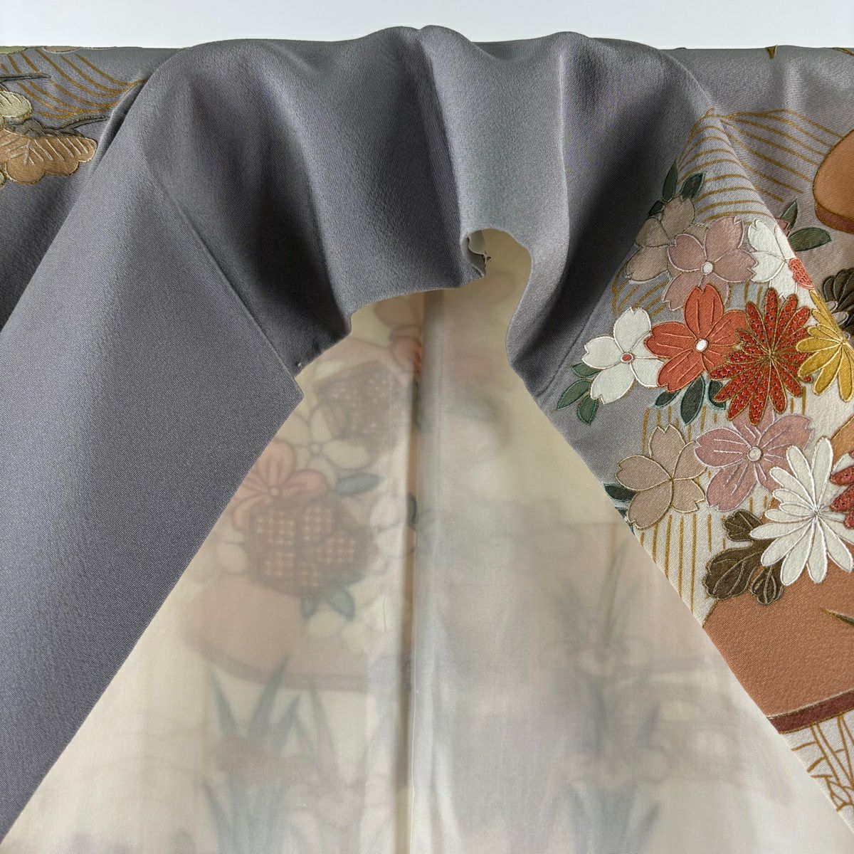 振袖禮服 身長156cm 袖長65.5cm M 雙層 菊花 家屋 刺繡 金線 奶油色 純蠶絲 逸品級