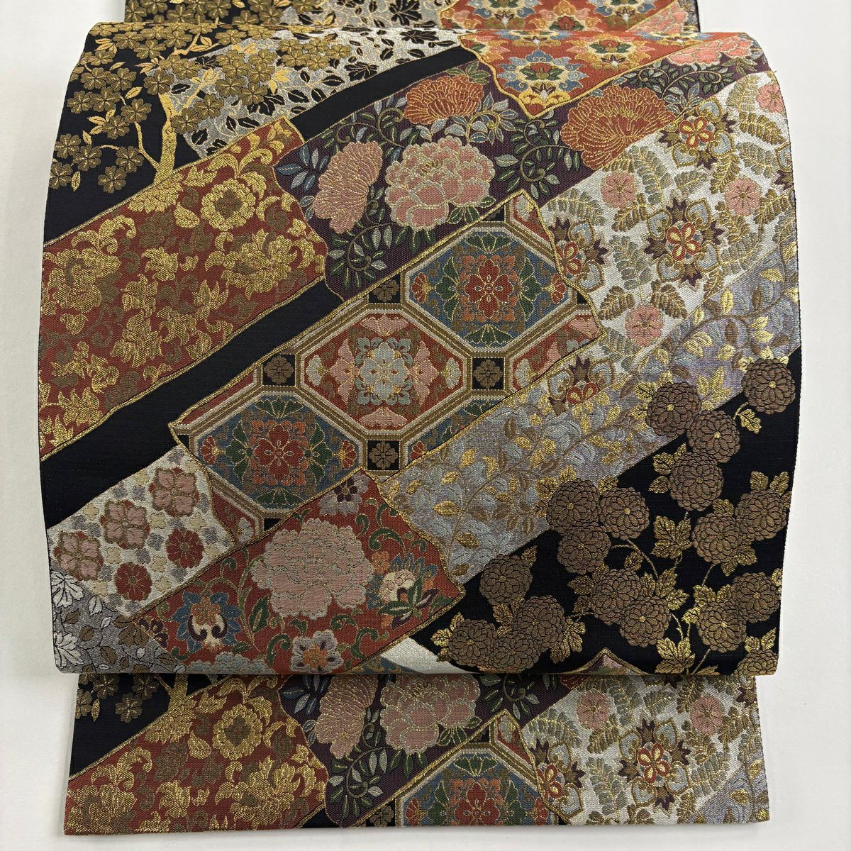 【美品】 袋帶 逸品級 壹千八百超極細織 斜裂割付文 金糸 金金箔 黑 六通 純蠶絲