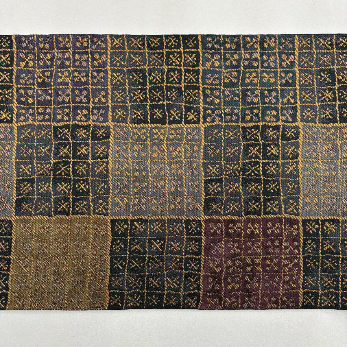 【美品】 袋帶 逸品級 附落款 紬織織 篠屋織物 市松樹 幾何學圖案 墨色 六通 純蠶絲