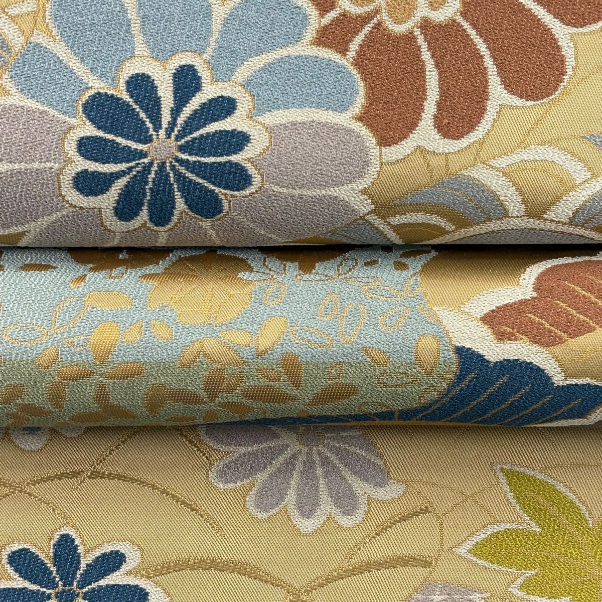 【美品】 袋帶 逸品級 白綾苑大庭 落款あり 菊花 青海波 金金箔 薄茶 六通 純蠶絲