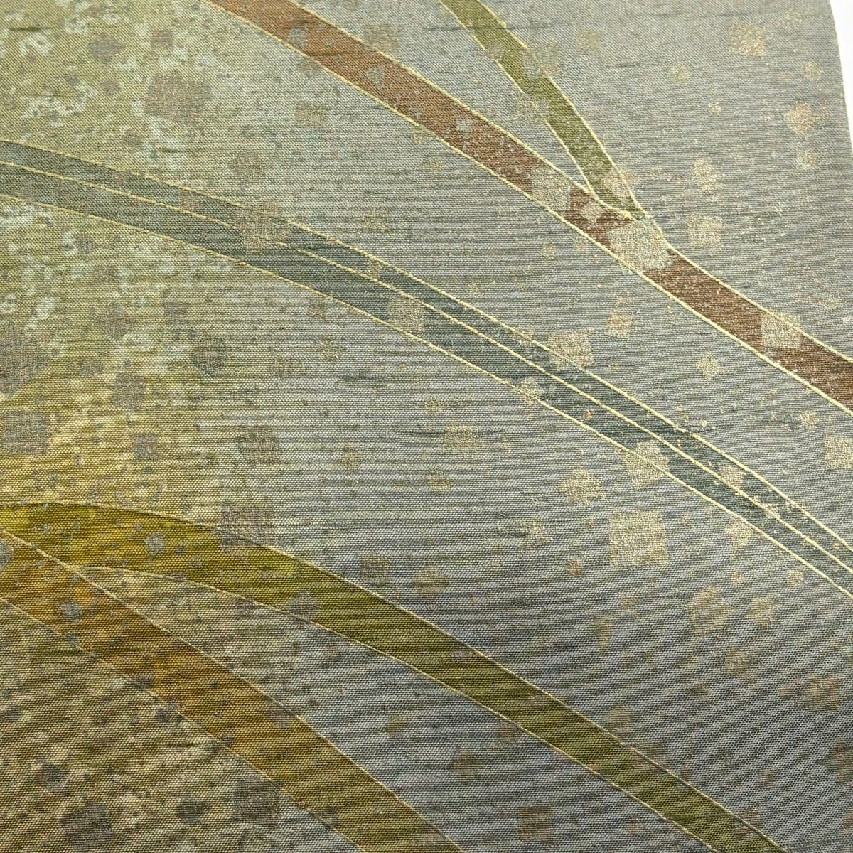 【美品】 袋帶 逸品級 落款 牛首紬織織 幾何學 金銀彩 灰綠 全通 純蠶絲
