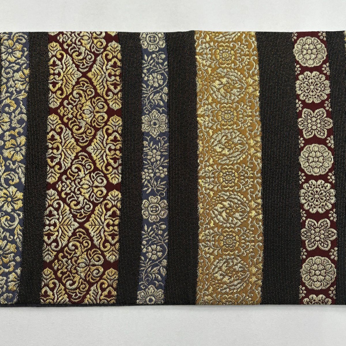 【美品】 袋帶 逸品級 草花紋 金糸 黑 六通 純蠶絲