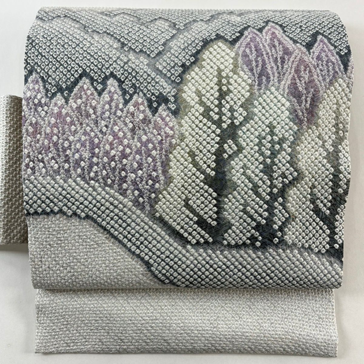 【美品】 名古屋帶 逸品級 樹木 山並 總絞 灰色 純蠶絲