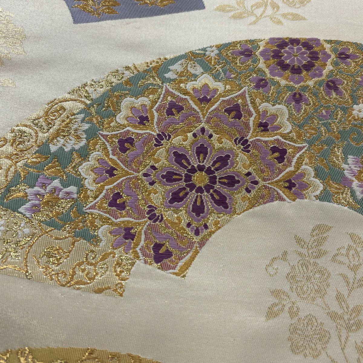 【美品】 袋帶 逸品級 じゅらく 落款あり 帝王紫 扇子面 華紋 金糸 金金箔 奶油 六通 純蠶絲
