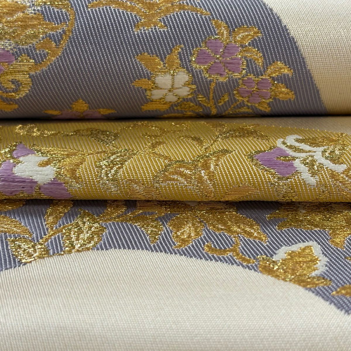 【美品】 袋帶 逸品級 じゅらく 落款あり 帝王紫 扇子面 華紋 金糸 金金箔 奶油 六通 純蠶絲
