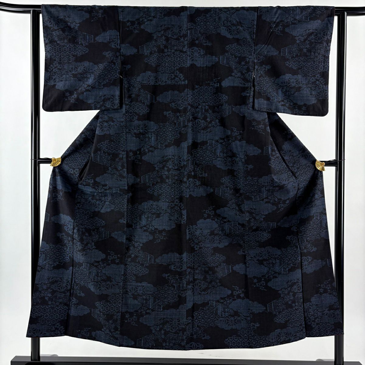 【美品】結城紬織 身長151cm 袖長62cm S 雙層 本場結城紬織 井上商事 證書附帶 龜甲 雲文 深藍 純蠶絲 逸品級