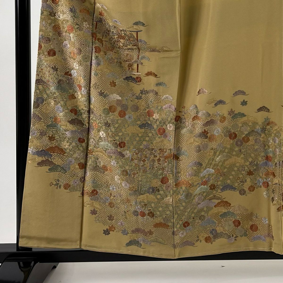 【美品】訪問服 身長157cm 袖長65cm M 雙層 誰袖 草花紋紋 金彩裝飾 刺繡 淡黃土色 純蠶絲 名品級