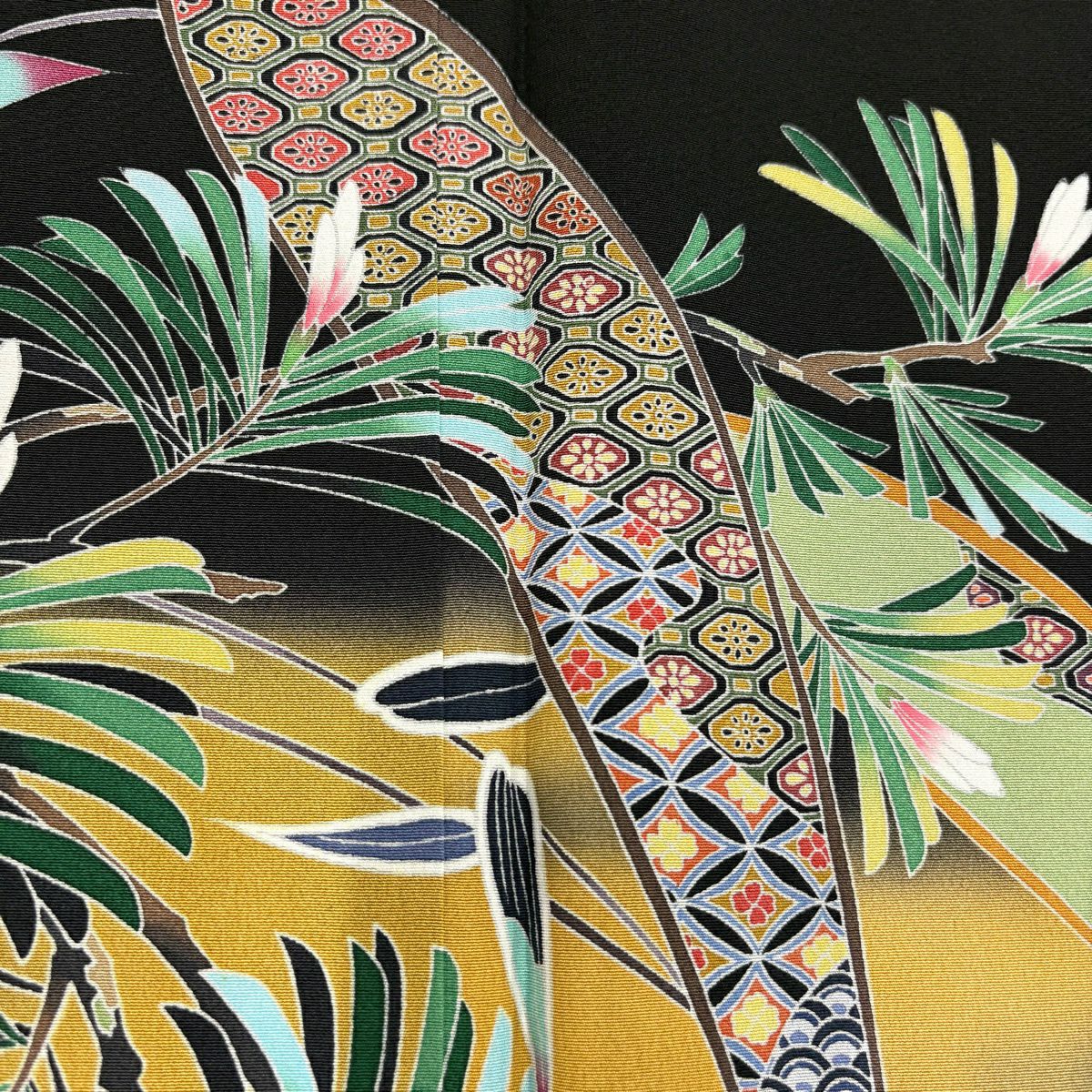 【美品】 黑留袖禮服 身長158cm 袖長65cm M 雙層 松樹竹子梅花 霞霞 漸層 黑 純蠶絲 名品級