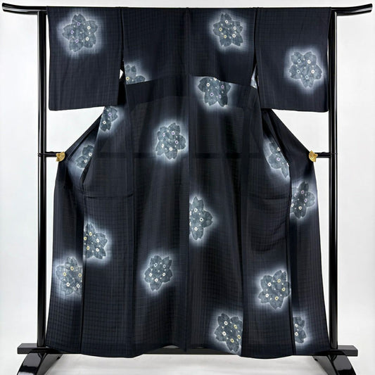 【美品】 小紋 身長158.5cm 袖長64cm M 薄物 櫻花 漸層 黑 純蠶絲 名品級
