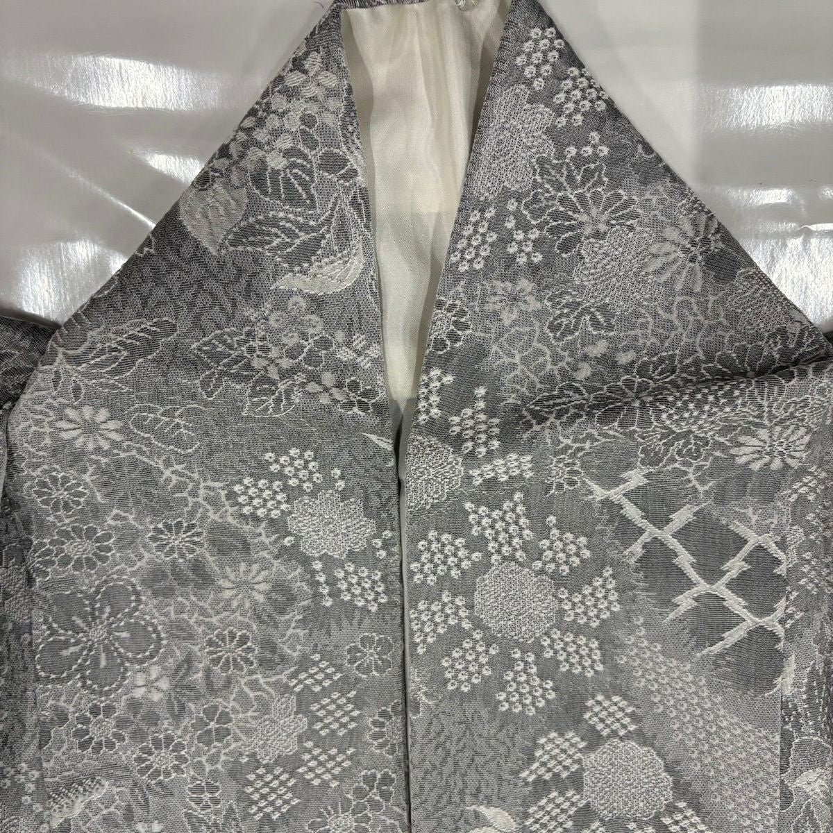 【美品】 小紋 身長157cm 袖長62.5cm S 雙層 草花紋紋 松樹皮菱紋意匠 灰 純蠶絲 名品級