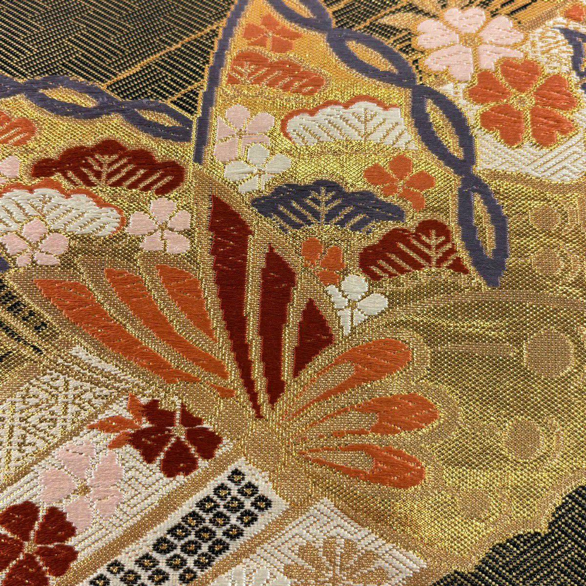 【美品】 袋帶 秀品級 蝶 草花紋刺繡 金金箔 金色 六通 純蠶絲