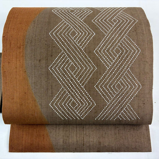 【美品】 袋帶 秀品級 關西仕立 雜幾何圖案 刺繡 染色 焦茶 純蠶絲