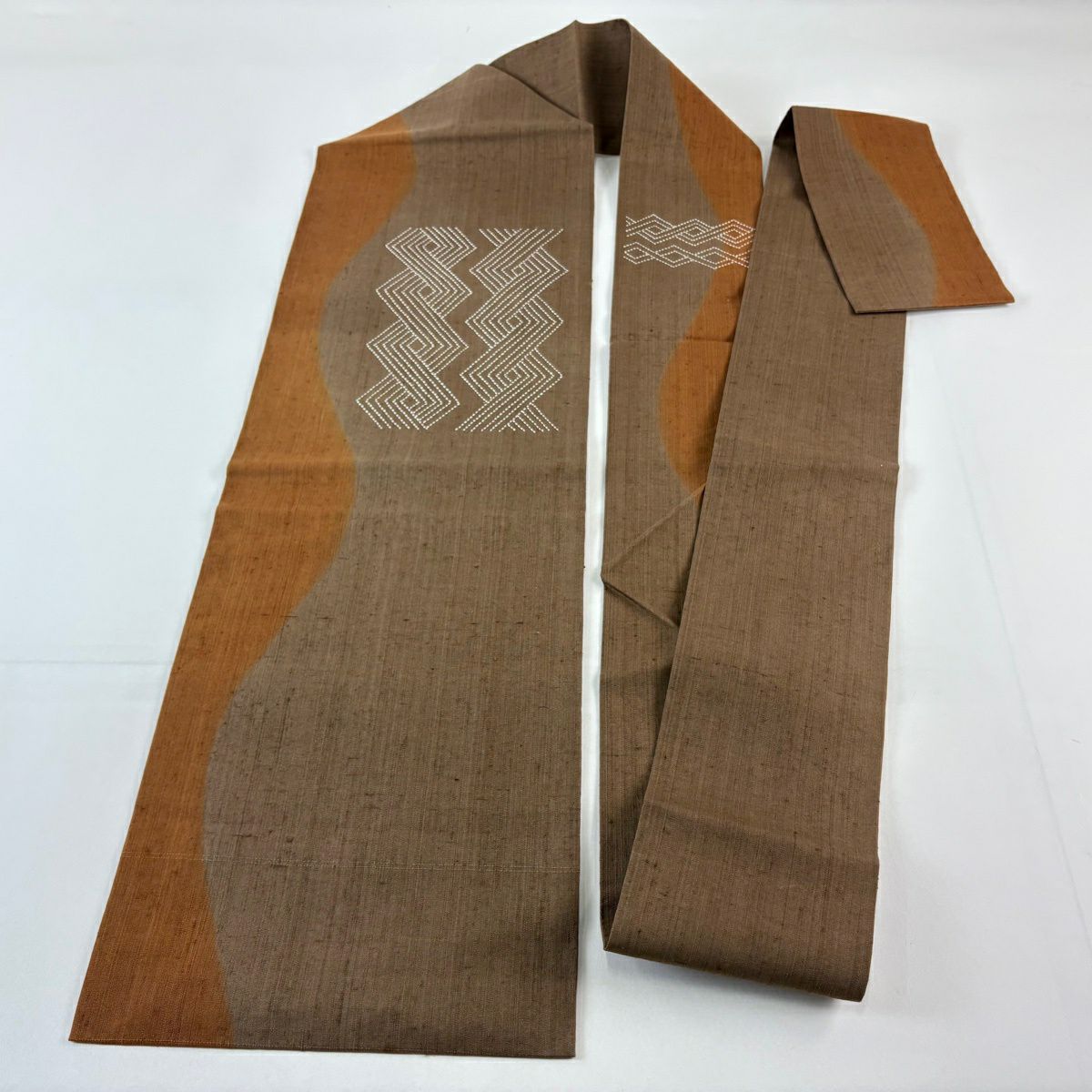 【美品】 袋帶 秀品級 關西仕立 雜幾何圖案 刺繡 染色 焦茶 純蠶絲