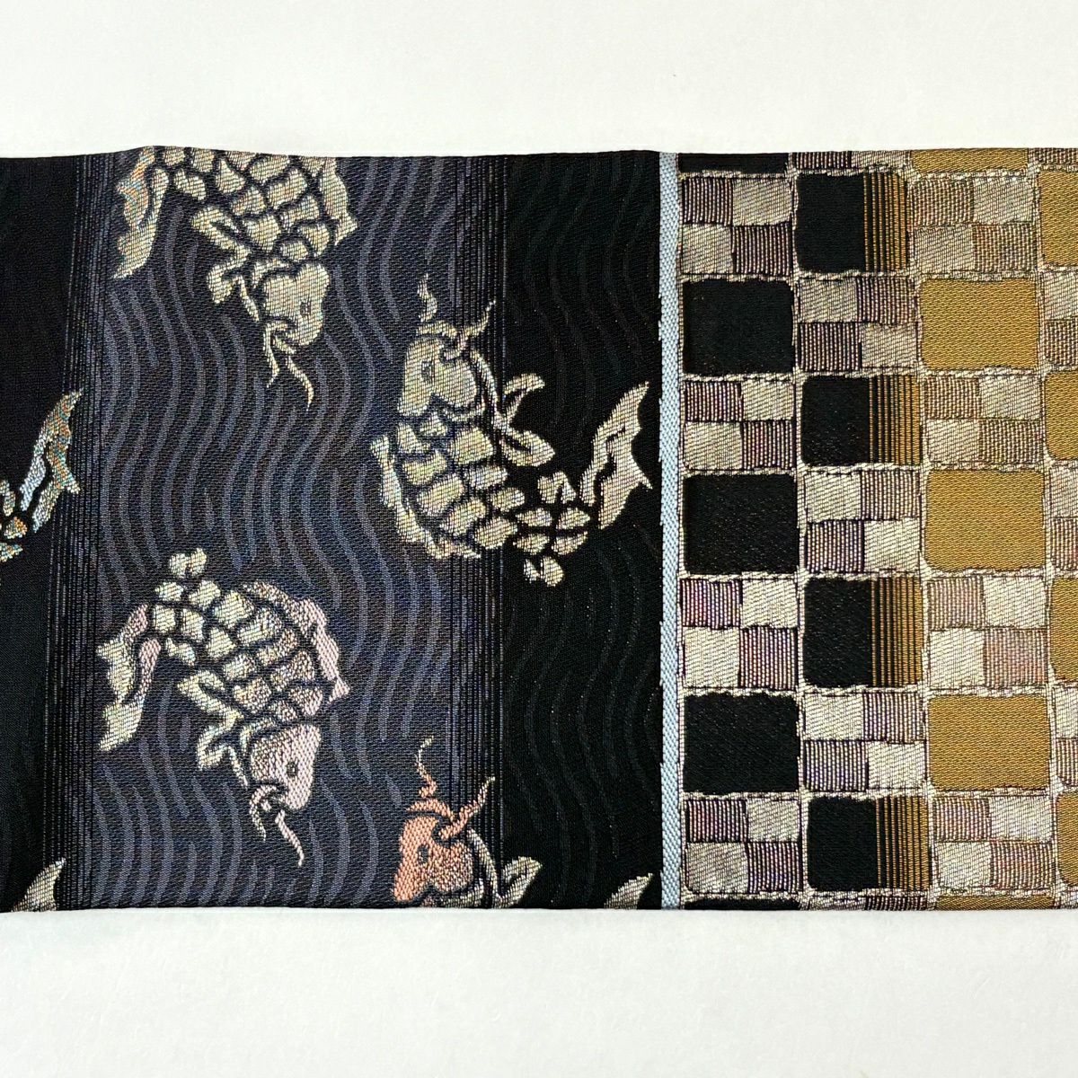 【美品】名古屋帶 秀品級 荒磯 市松樹 金銀絲 黑 純蠶絲