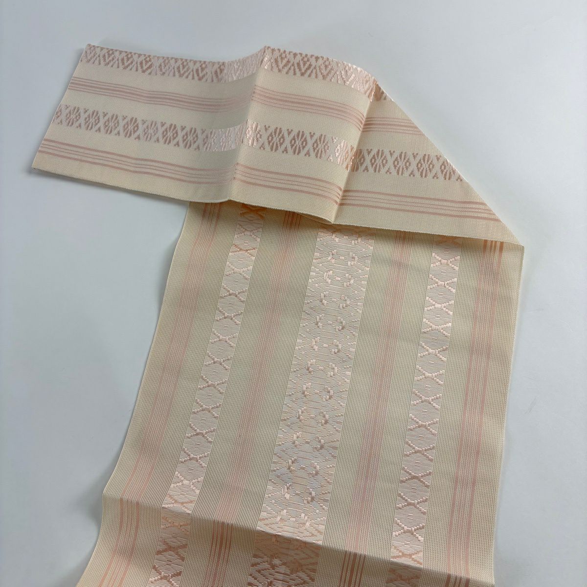 【美品】 名古屋帶 秀品級 證書齊全 八寸名古屋帶 松樹葉仕立 夏帶 紋路 幾何學 薄粉紅 純蠶絲