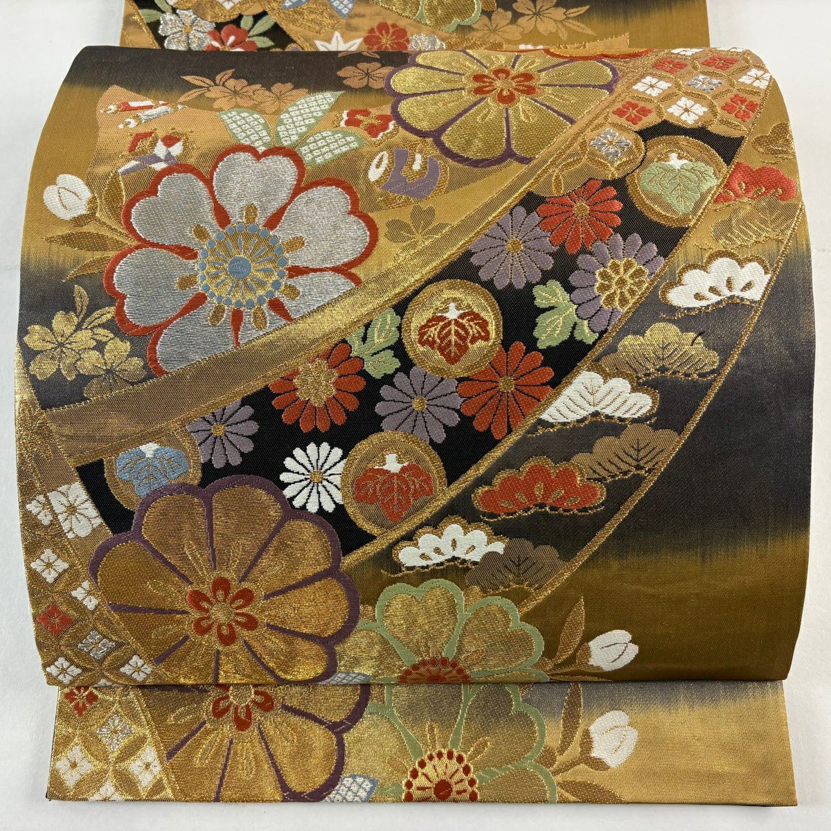 【美品】 袋帶 秀品級 振袖禮服禮服用 草花紋紋 有職文樣 金銀彩 金金箔 金 六通 純蠶絲