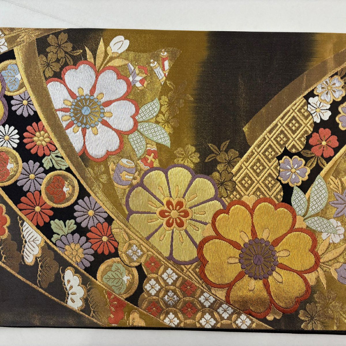 【美品】 袋帶 秀品級 振袖禮服禮服用 草花紋紋 有職文樣 金銀彩 金金箔 金 六通 純蠶絲