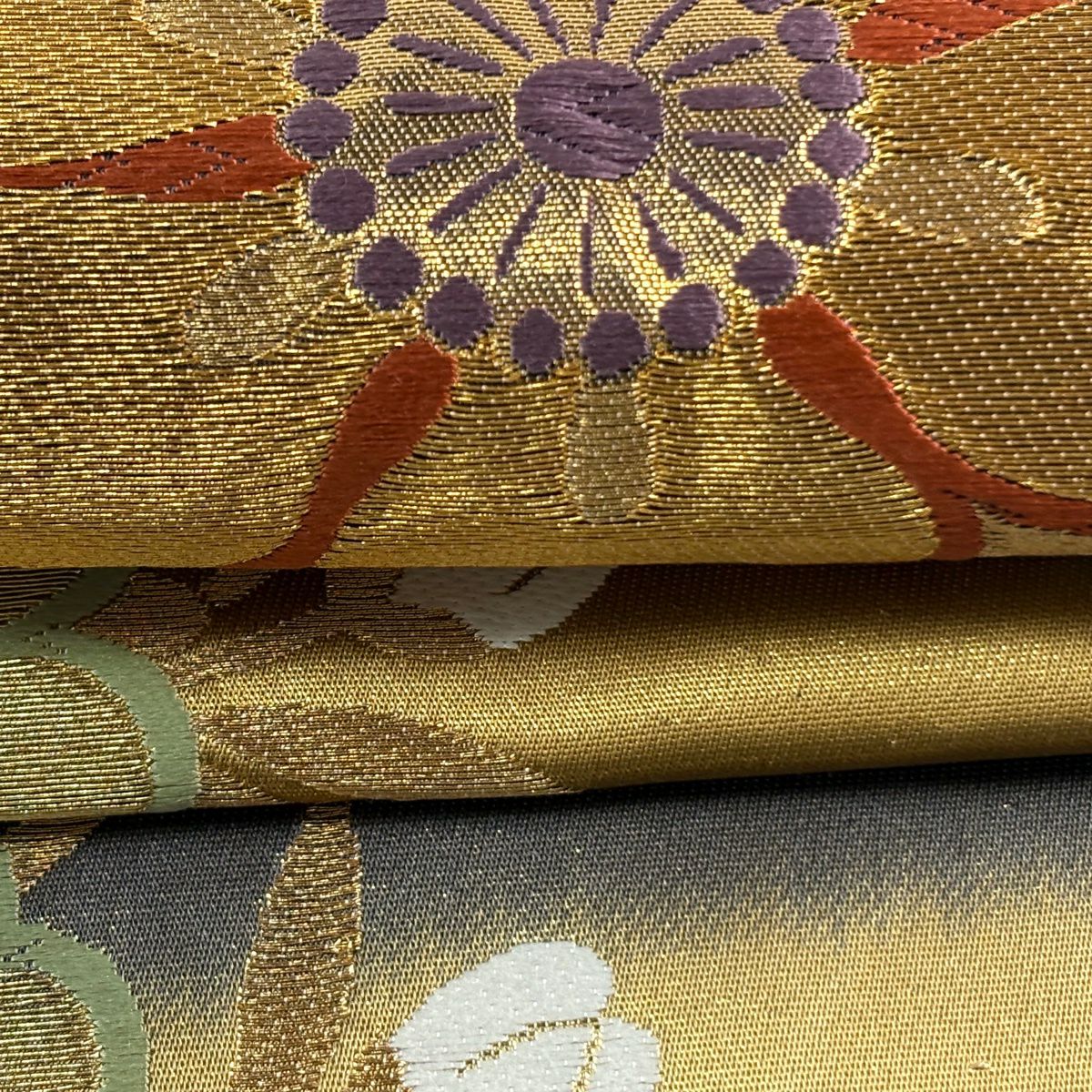 【美品】 袋帶 秀品級 振袖禮服禮服用 草花紋紋 有職文樣 金銀彩 金金箔 金 六通 純蠶絲