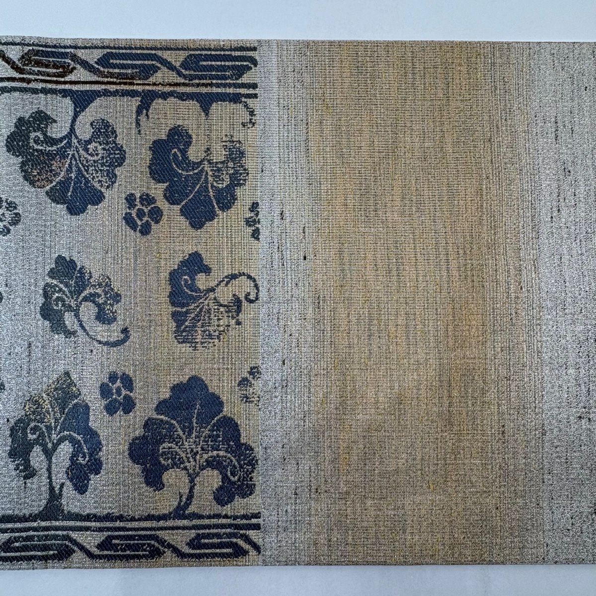 【美品】 袋帶 名品級 葉花 金金箔 米色 六通 純蠶絲