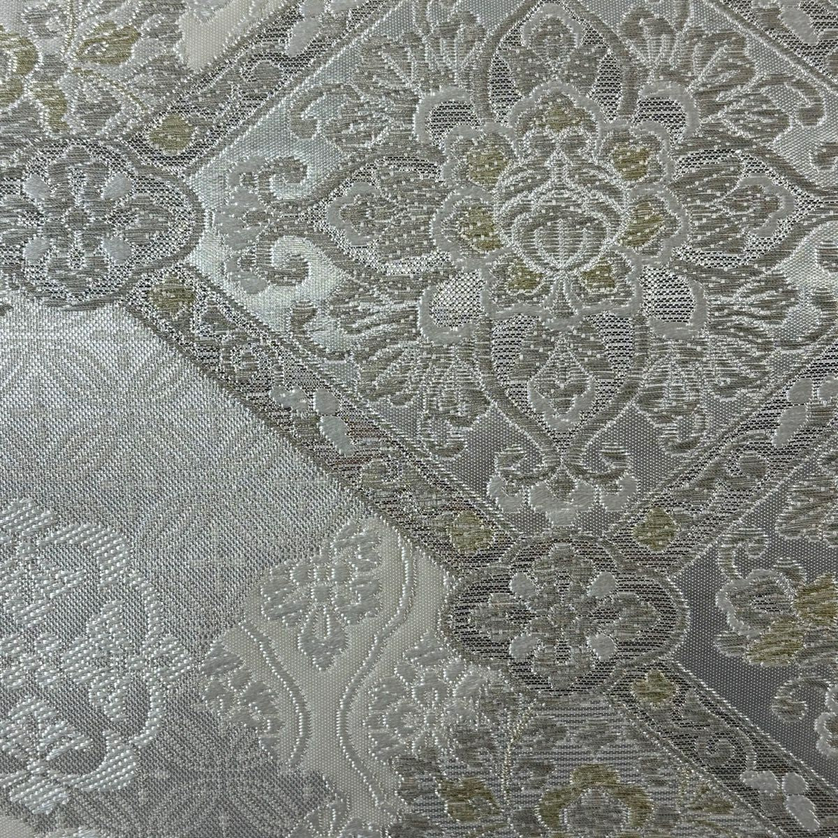 【美品】 袋帶 名品級 華紋 立涌 金銀糸 金金箔 奶油色 六通 純蠶絲