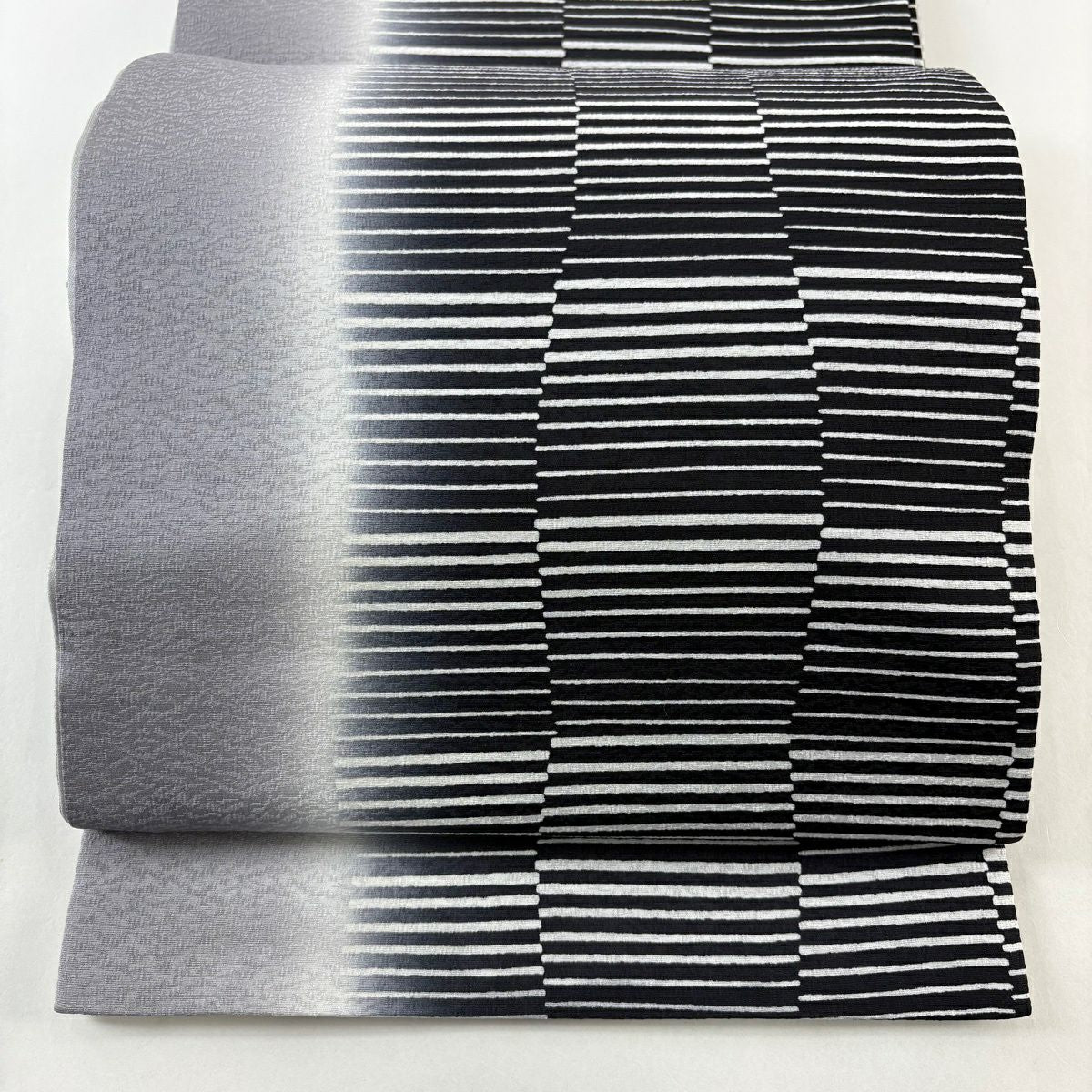 【美品】 袋帶 名品級 縞 幾何圖案 黑灰 全通 純蠶絲