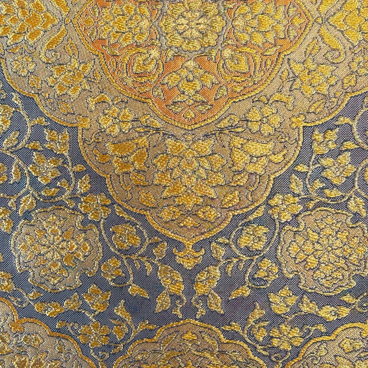 【美品】 袋帶 名品級 花菱 花唐草紋 金金箔 金色 六通 純蠶絲