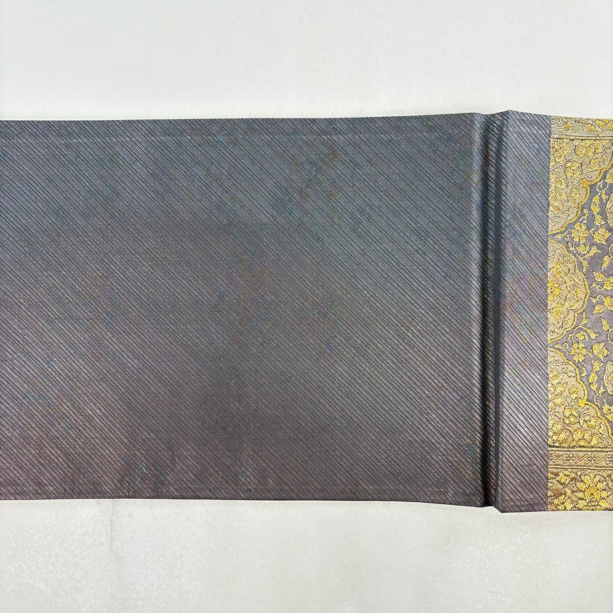 【美品】 袋帶 名品級 花菱 花唐草紋 金金箔 金色 六通 純蠶絲