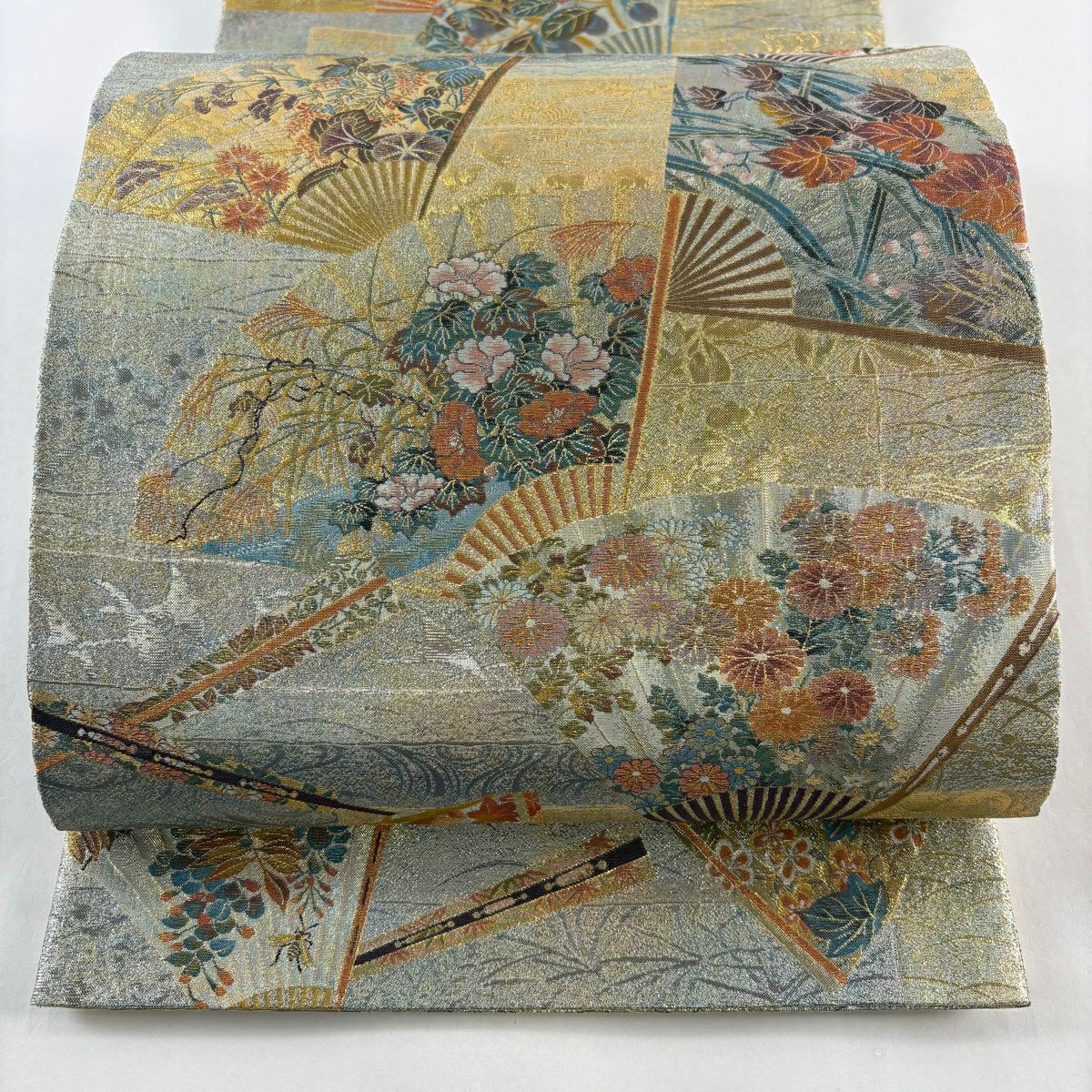 【美品】 袋帶 名品級 琳派三十六華扇子 扇子 草花紋 金金箔 薄綠 六通 純蠶絲