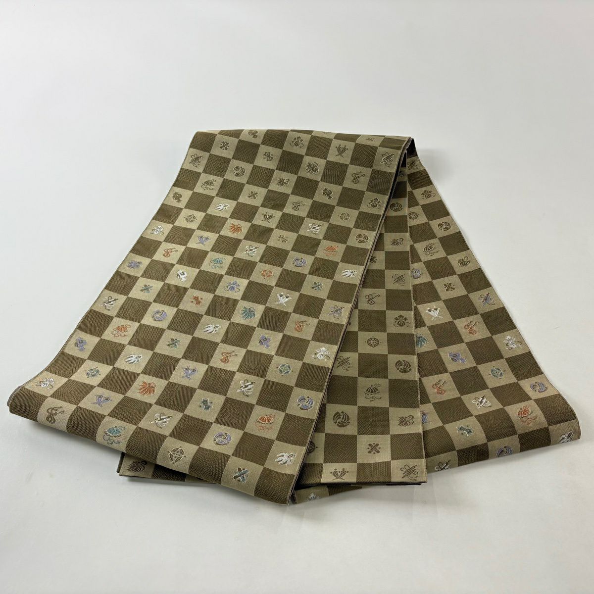 【美品】 袋帶 名品級 證書齊全 紹巴 博多織 市松樹 寶盡くし 金金箔 淺茶 純蠶絲 お太鼓圖案