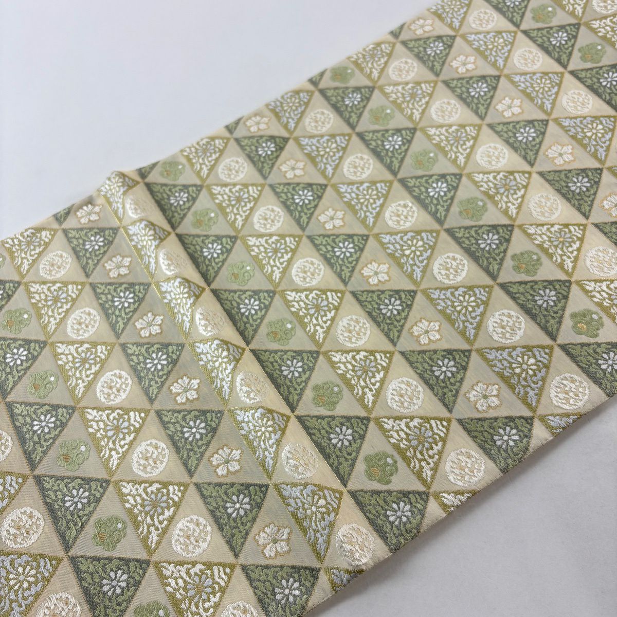 【美品】 袋帶 名品級 鱗花 金金箔 米色 六通 純蠶絲