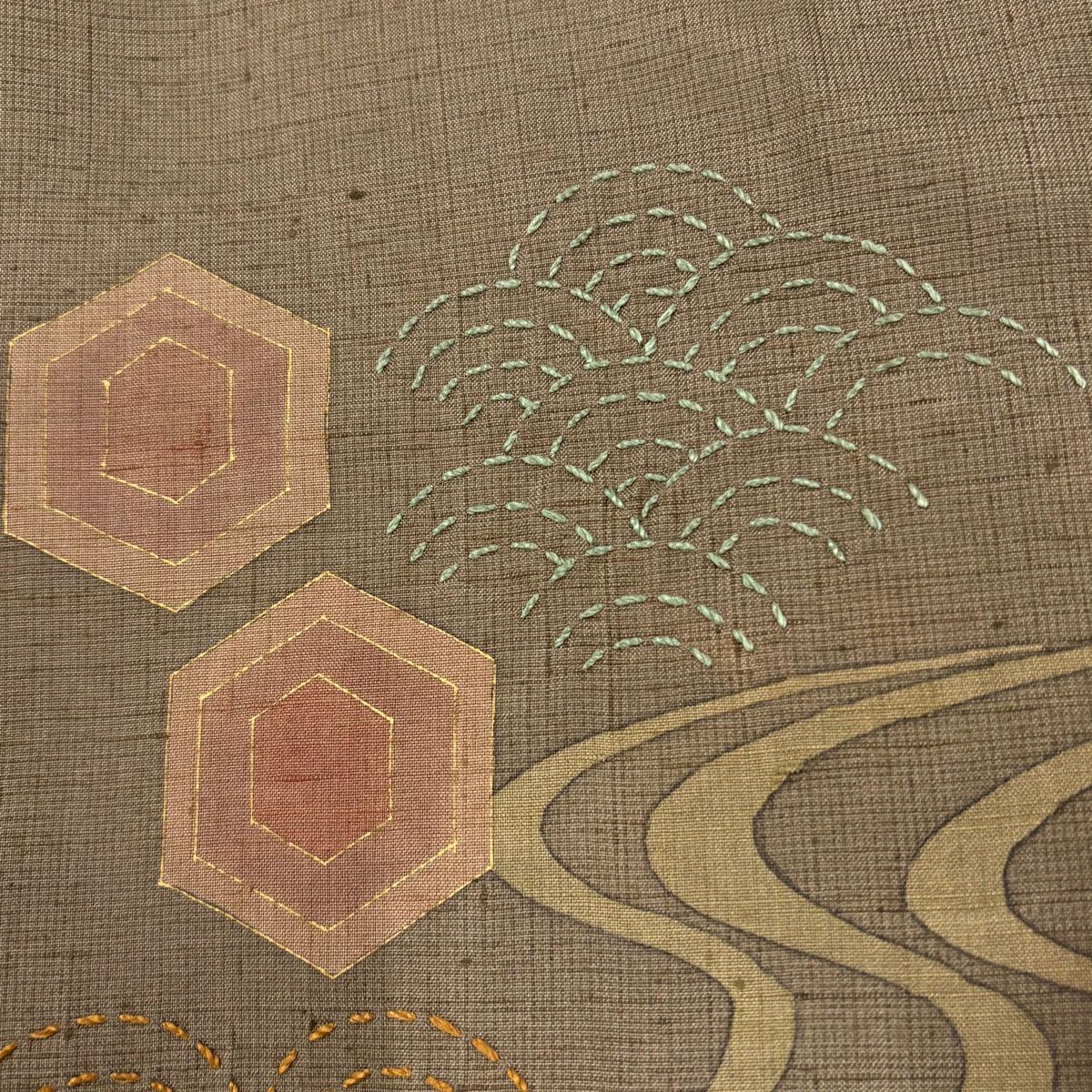 【美品】 付下 身長159.5cm 袖長62.5cm S 雙層 紬織織 青海波 龜甲 刺繡 金銀彩 灰茶 純蠶絲 秀品級