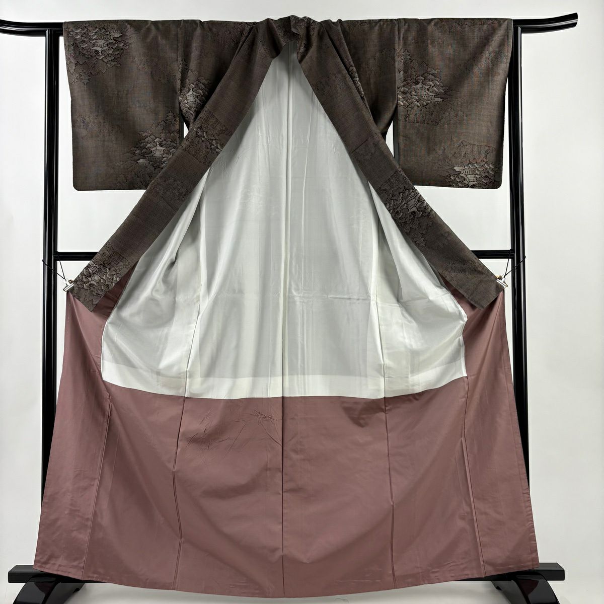 【美品】 大島紬織 身長165.5cm 袖長64cm M 雙層 純泥染 證書附帶 建築 樹木 焦茶 純蠶絲 優品級