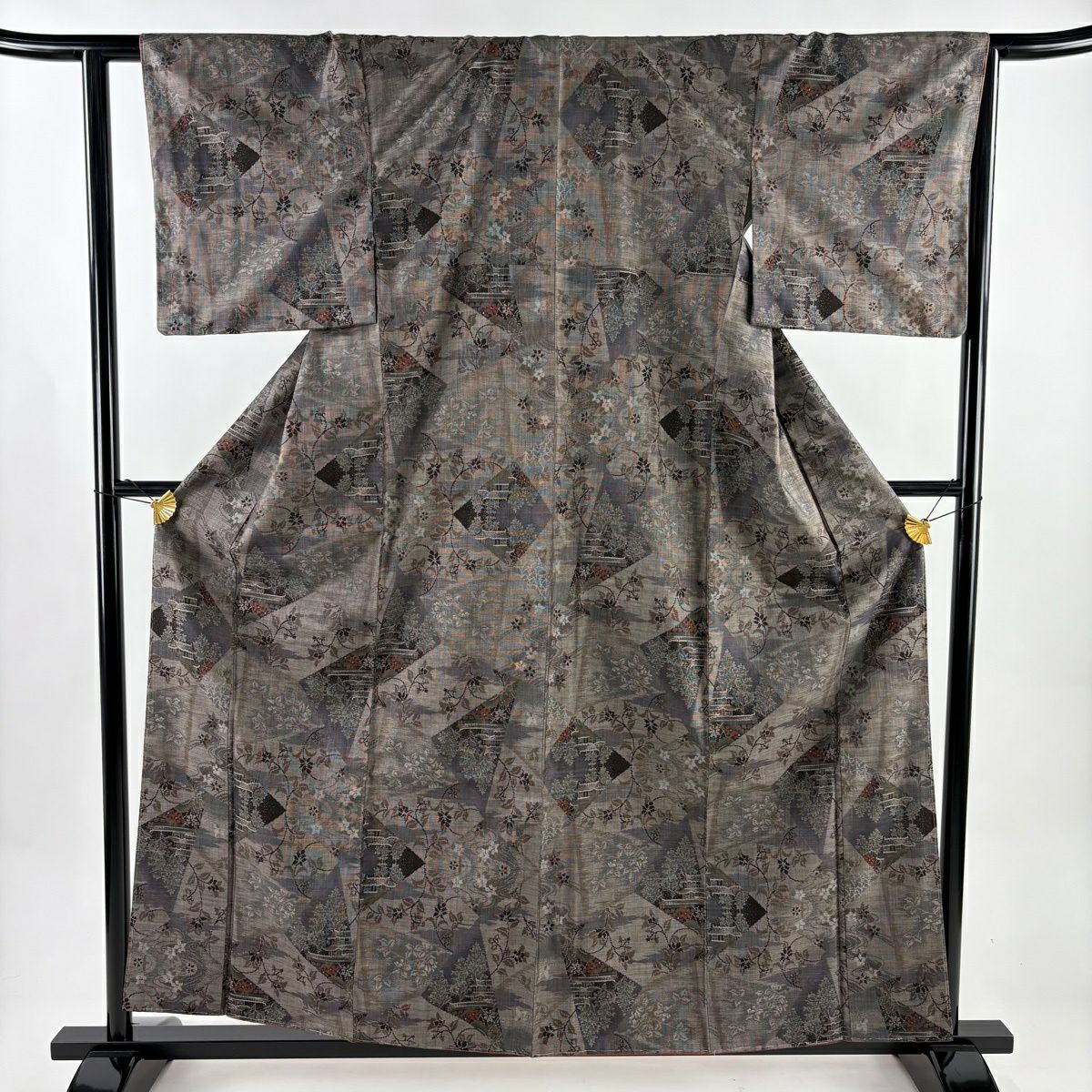 【美品】 大島紬織 身長159cm 袖長62cm S 雙層 純泥染 證書在側 建物 草花紋紋 灰茶 純蠶絲 秀品級