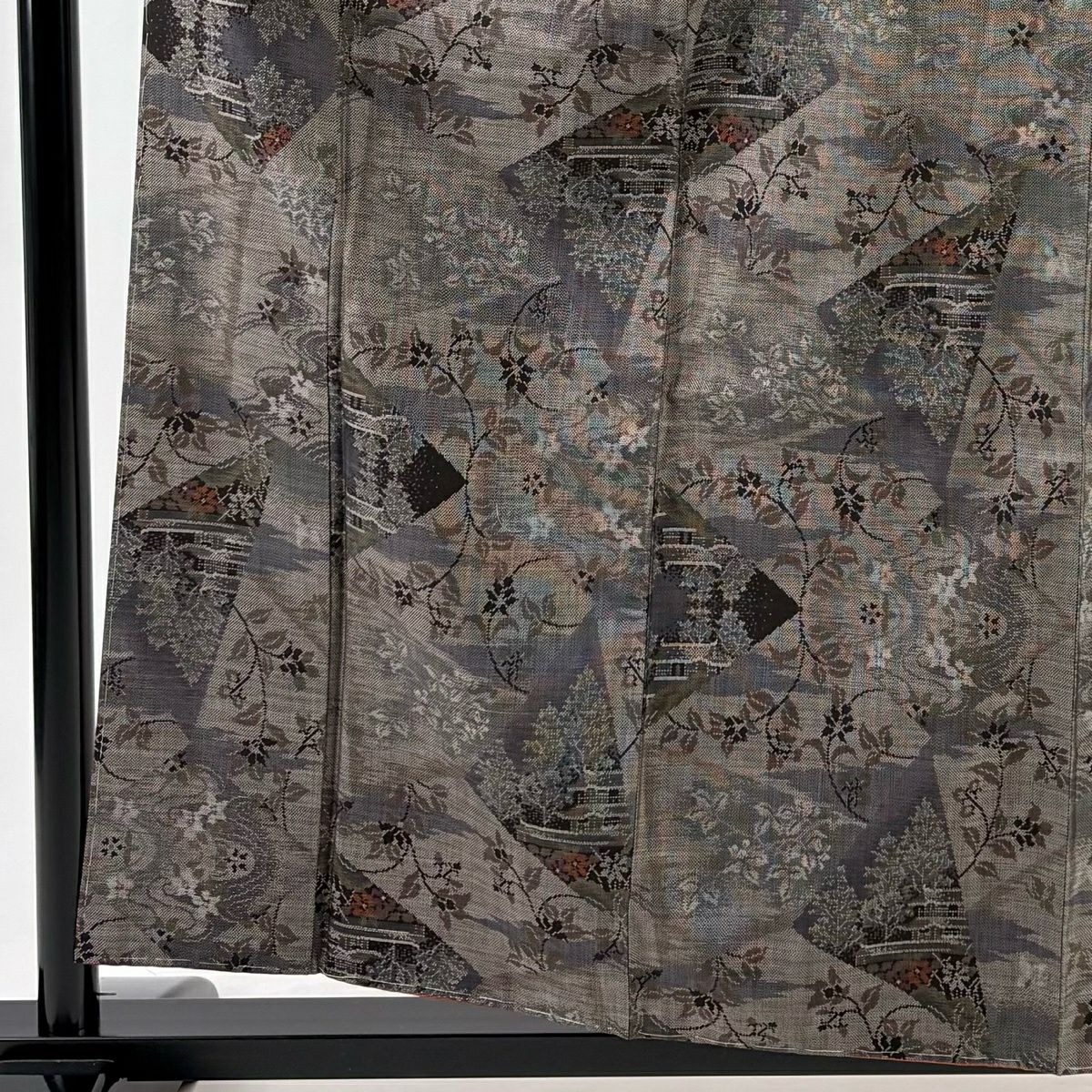 【美品】 大島紬織 身長159cm 袖長62cm S 雙層 純泥染 證書在側 建物 草花紋紋 灰茶 純蠶絲 秀品級