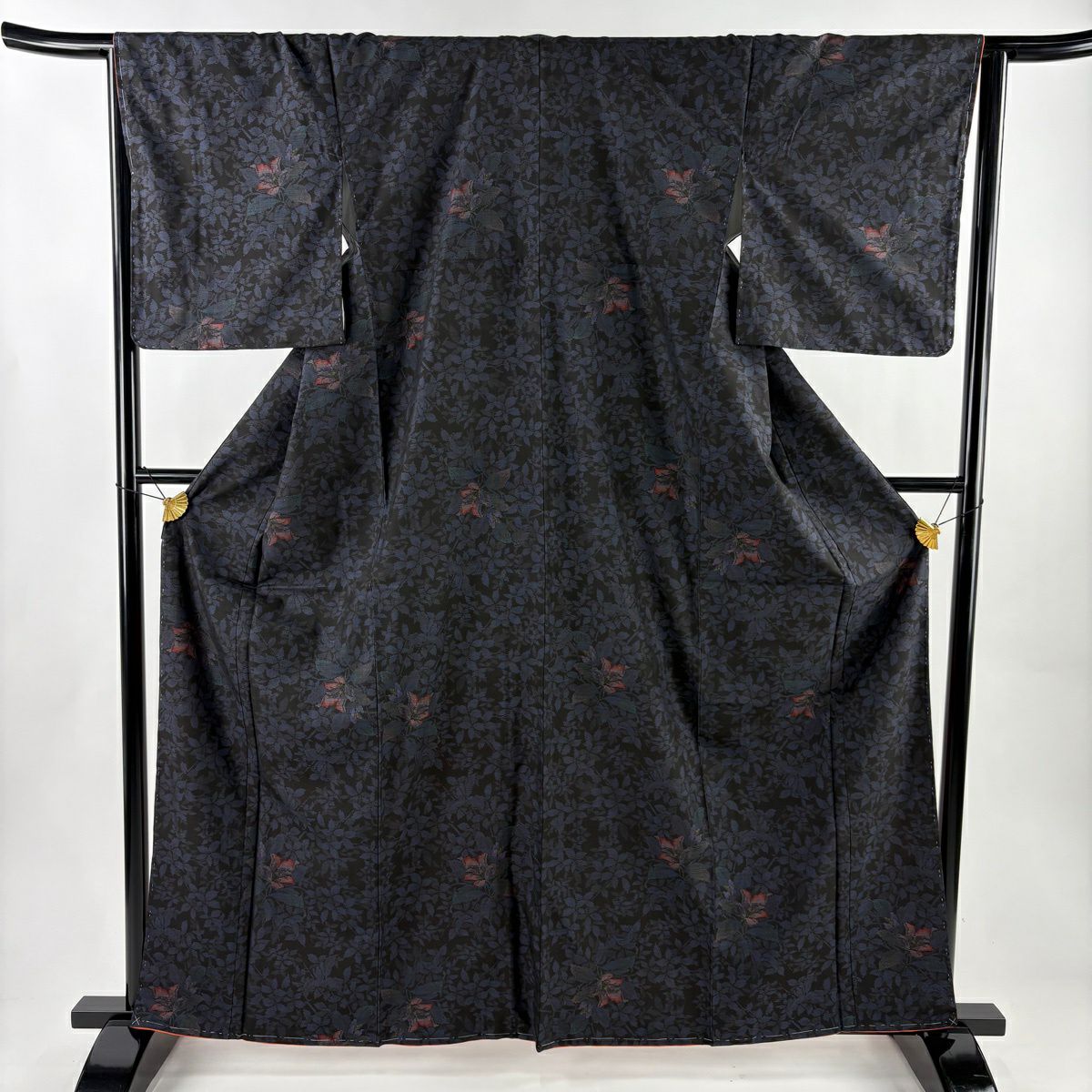 【美品】 大島紬織 身長162cm 袖長65cm M 雙層 純泥染 證書附帶 草花紋紋 黑 純蠶絲 優品級