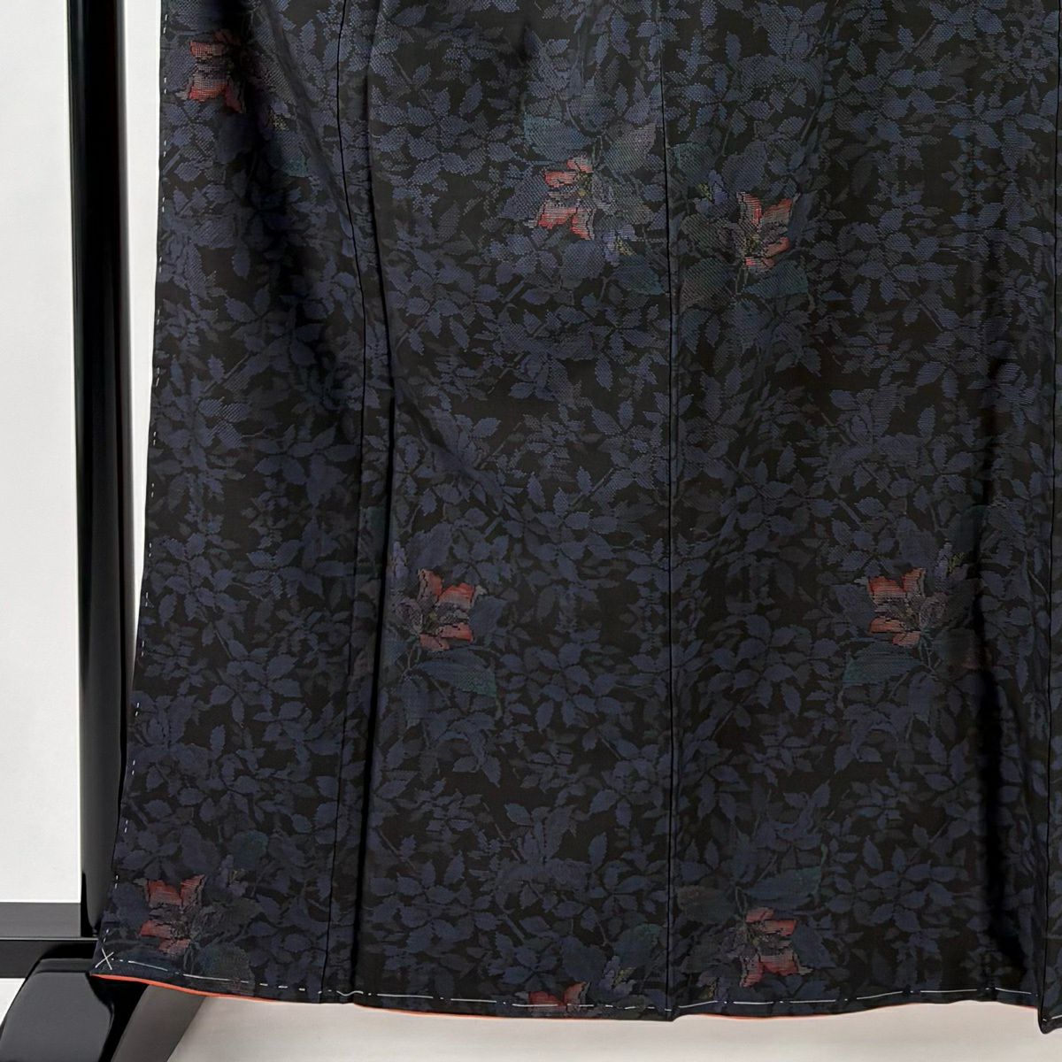 【美品】 大島紬織 身長162cm 袖長65cm M 雙層 純泥染 證書附帶 草花紋紋 黑 純蠶絲 優品級