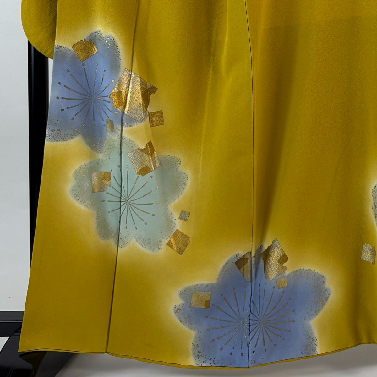 振袖禮服 身長161cm 袖長68.5cm L 雙層 櫻花 金金箔散佈圖案 金銀彩 漸層 芥末色 純蠶絲 名品級