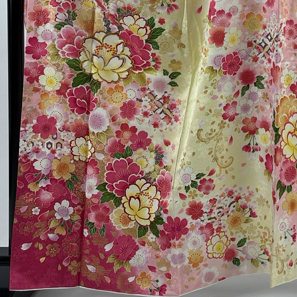 【美品】振袖禮服 身長163.5cm 袖長64cm M 雙層 牡丹 草花紋紋 金銀彩 薄黃 純蠶絲 名品級
