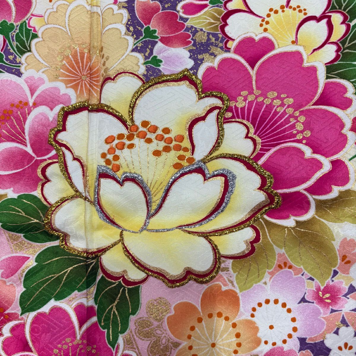 【美品】振袖禮服 身長163.5cm 袖長64cm M 雙層 牡丹 草花紋紋 金銀彩 薄黃 純蠶絲 名品級