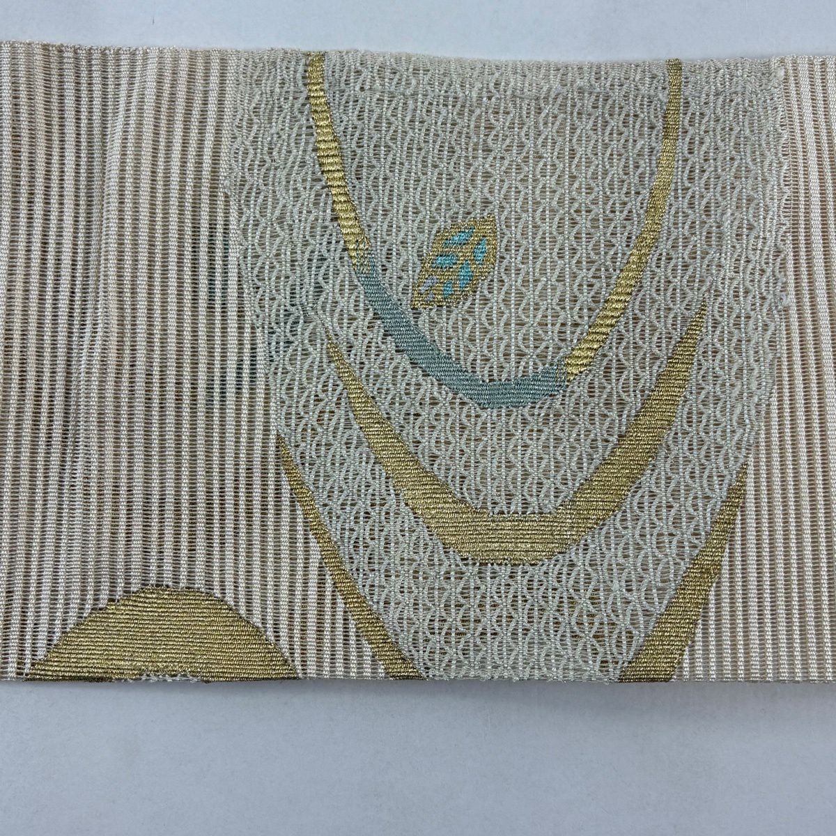 【美品】名古屋帶 秀品級 夏帶 絽 八寸名古屋帶 葉 幾何學 金銀彩 米色 純蠶絲