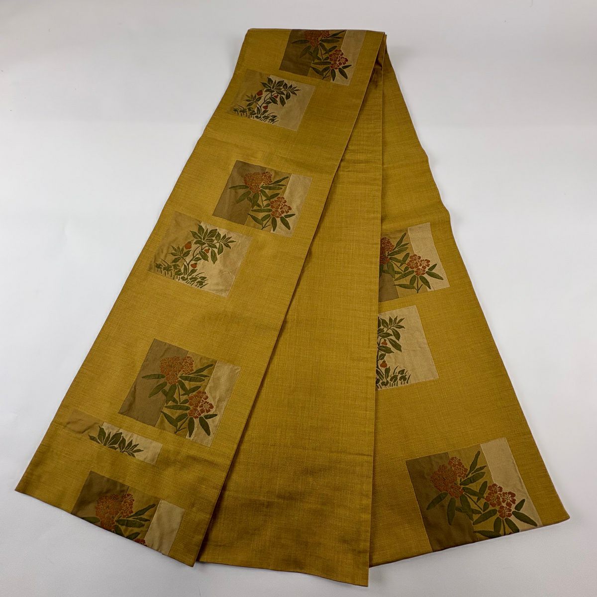 【美品】 袋帶 秀品級 木屋太 落款 草花紋 色紙 黃土色 六通 純蠶絲