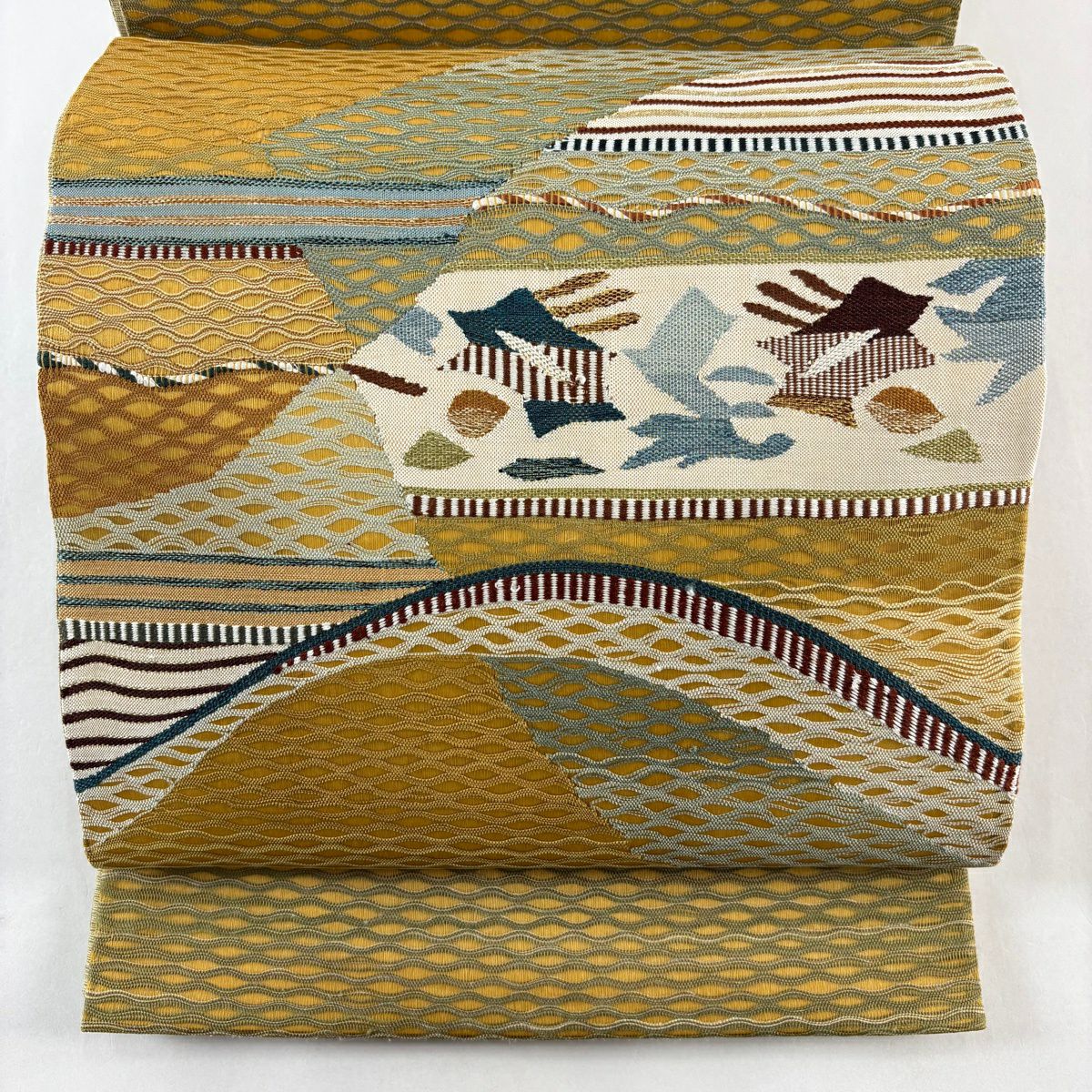 【美品】 袋帶 秀品級 幾何圖案 斜條紋 金絲 黃土色 大鼓圖案 純蠶絲