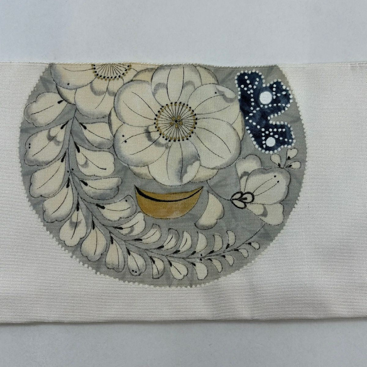 【美品】 名古屋帶 秀品級 有落款 八寸名古屋帶 辻花染 金彩裝飾 灰白 純蠶絲