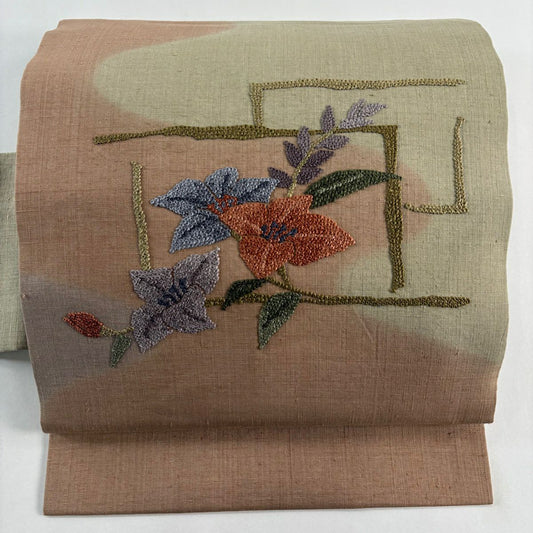 【美品】 名古屋帶 秀品級 紬織織 枝花 霞 刺繡 紅茶 純蠶絲