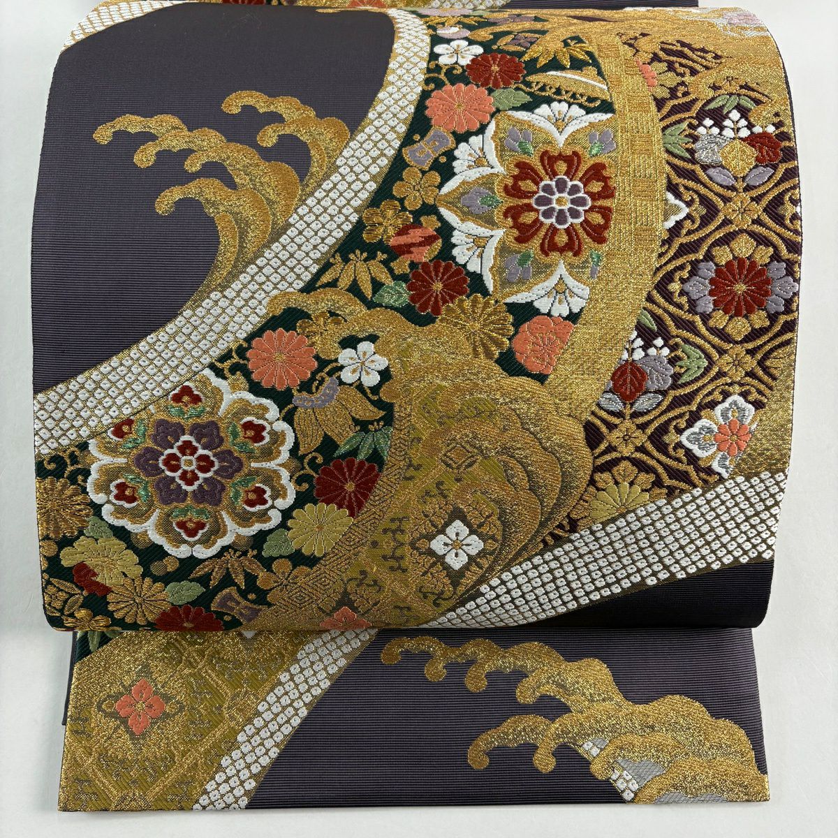 【美品】 袋帶 秀品級 落款あり 華紋 波頭 刺繡 金銀彩 濃紫 六通 純蠶絲