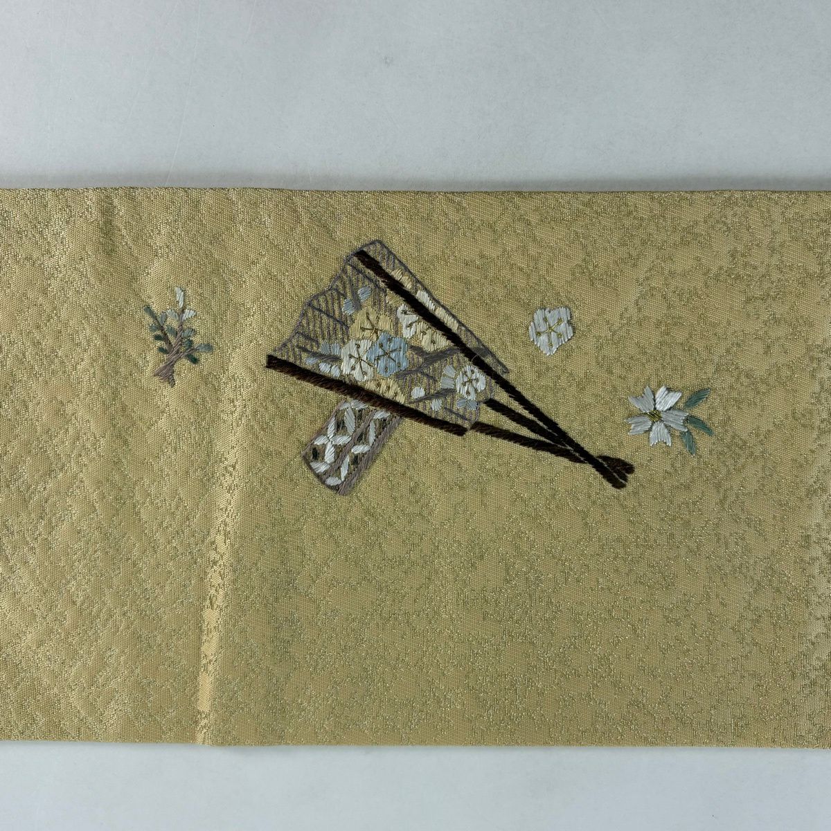 【美品】 名古屋帶 秀品級 扇子子 枝梅花 刺繡 金通 純蠶絲