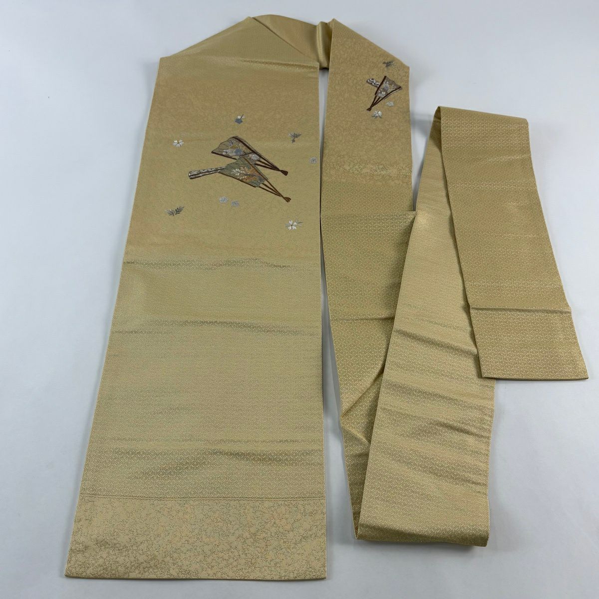 【美品】 名古屋帶 秀品級 扇子子 枝梅花 刺繡 金通 純蠶絲