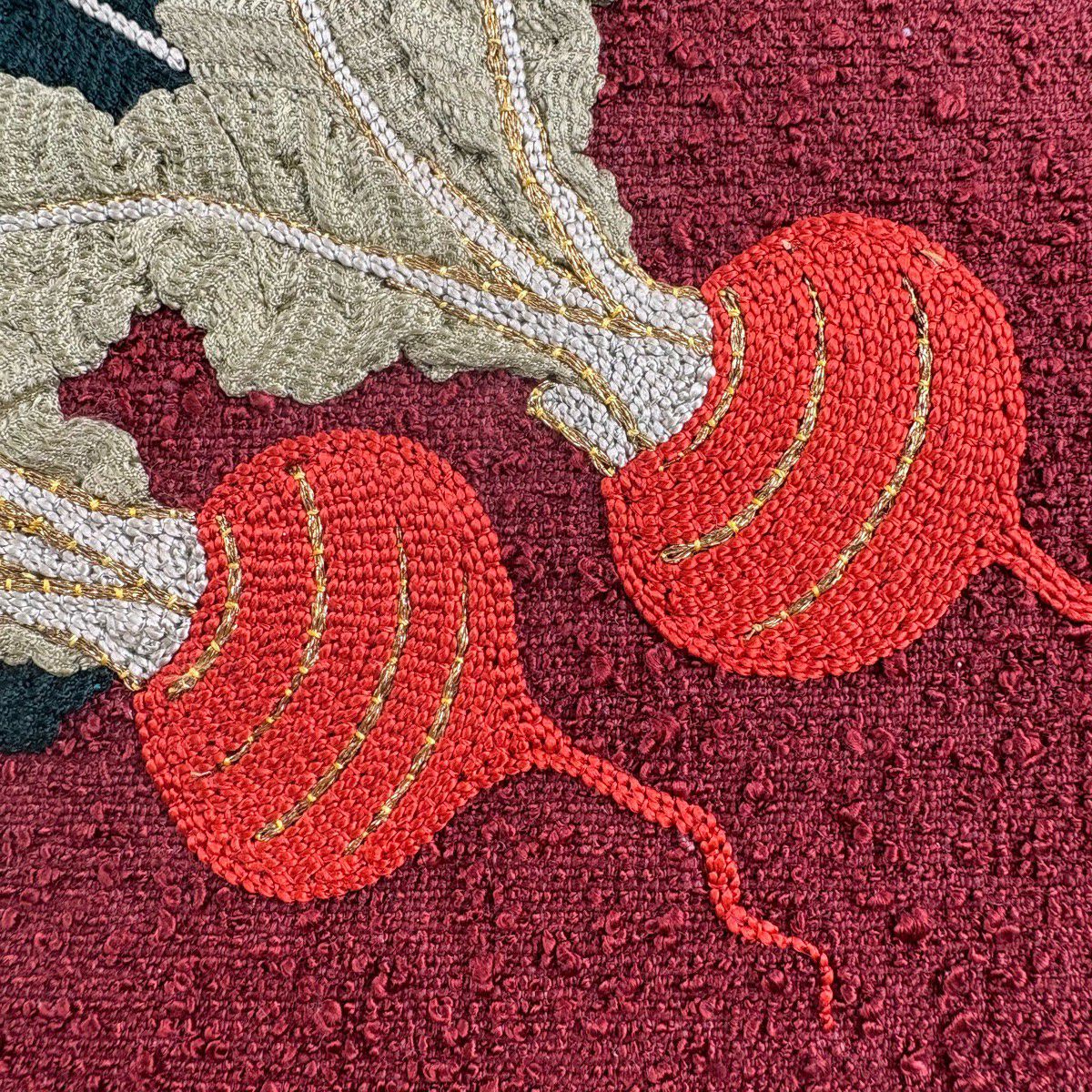 【美品】 名古屋帶 秀品級 八寸名古屋帶 松樹葉仕立 紅蕪 刺繡 金線 深紅 純蠶絲